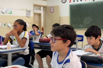 Auriflama Investe Acima do Mínimo Legal na Educação e Supera Expectativas.